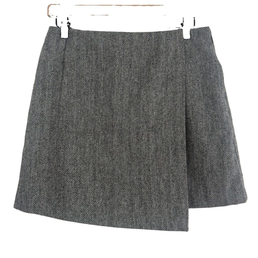Uniqlo Gray Herringbone Asymmetrical A-Line Classic Academia Mini-Skirt